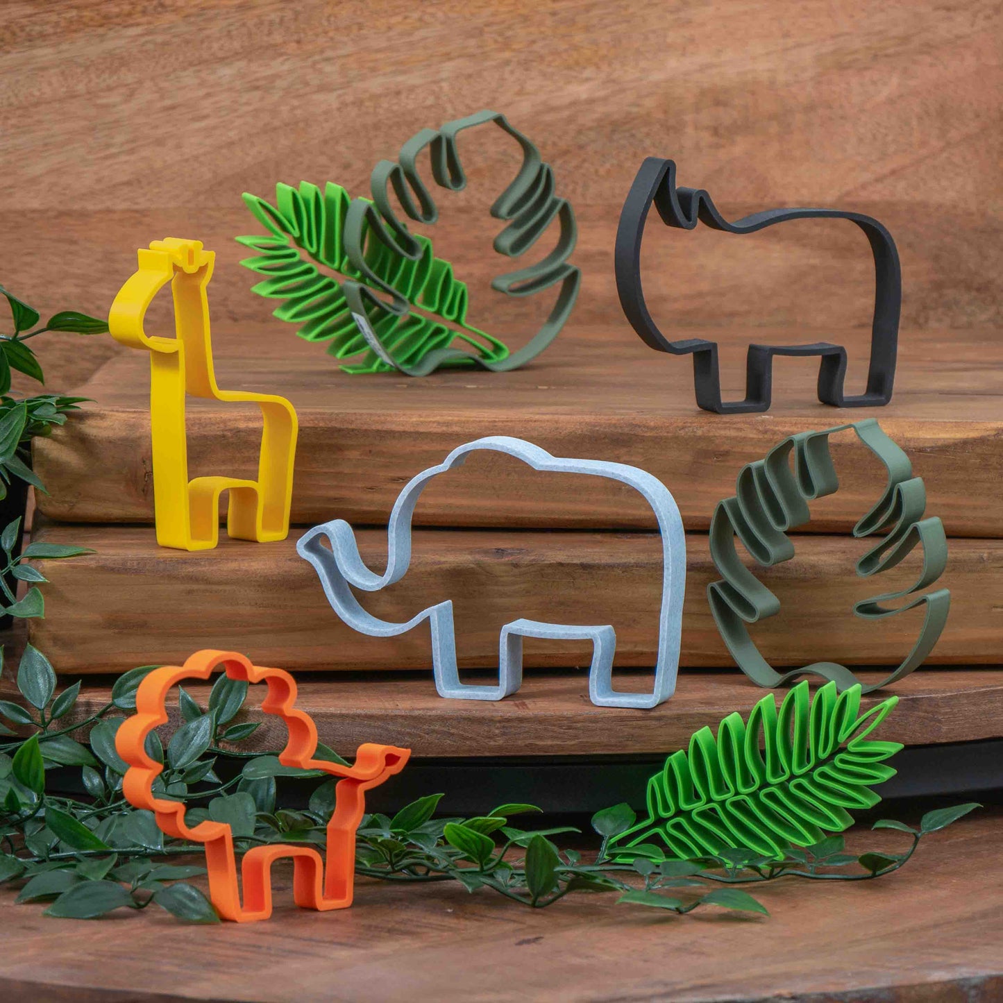 Freestanding Safari Animal Outline Ornaments - Elephant, Rhino, Giraffe and Lion